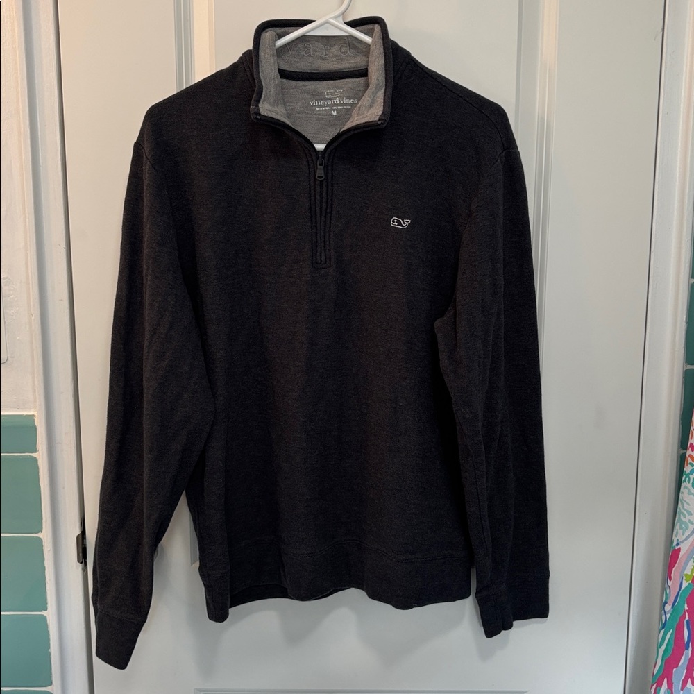 Vineyard Vines Men's gray quarter-zip lightweight Sweater medium